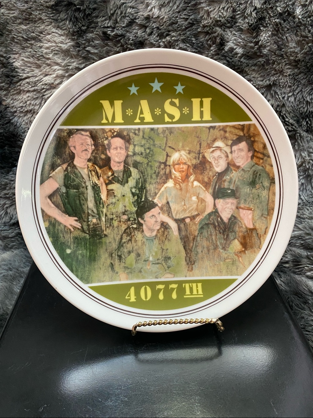 Vintage M*A*S*H 4077th Collectible Plate - Olive Green